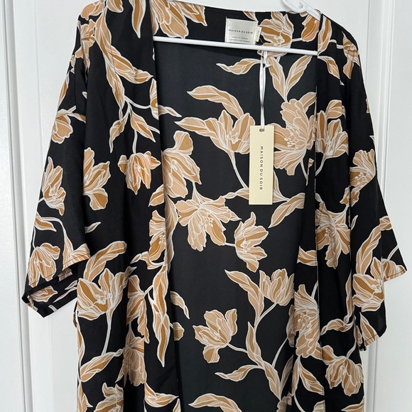 Maison Du Soir Kimono NWT Robe Gold Floral Size Small/Medium - Picture 9 of 10
